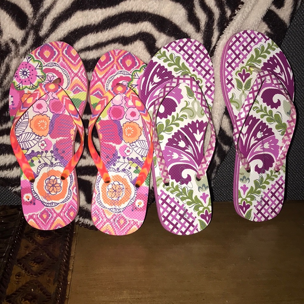 Women’s flip flops.